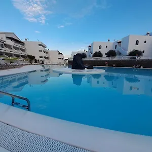 Comfortable Cleo With Large Terrace Apartamento